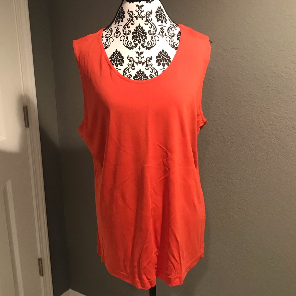 August Max Woman Tank - Picture 1 of 3
